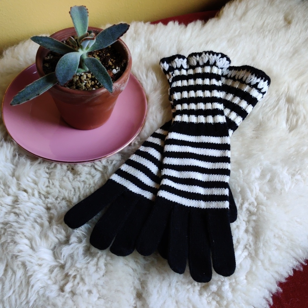 5/$25💖Striped Wool Gloves